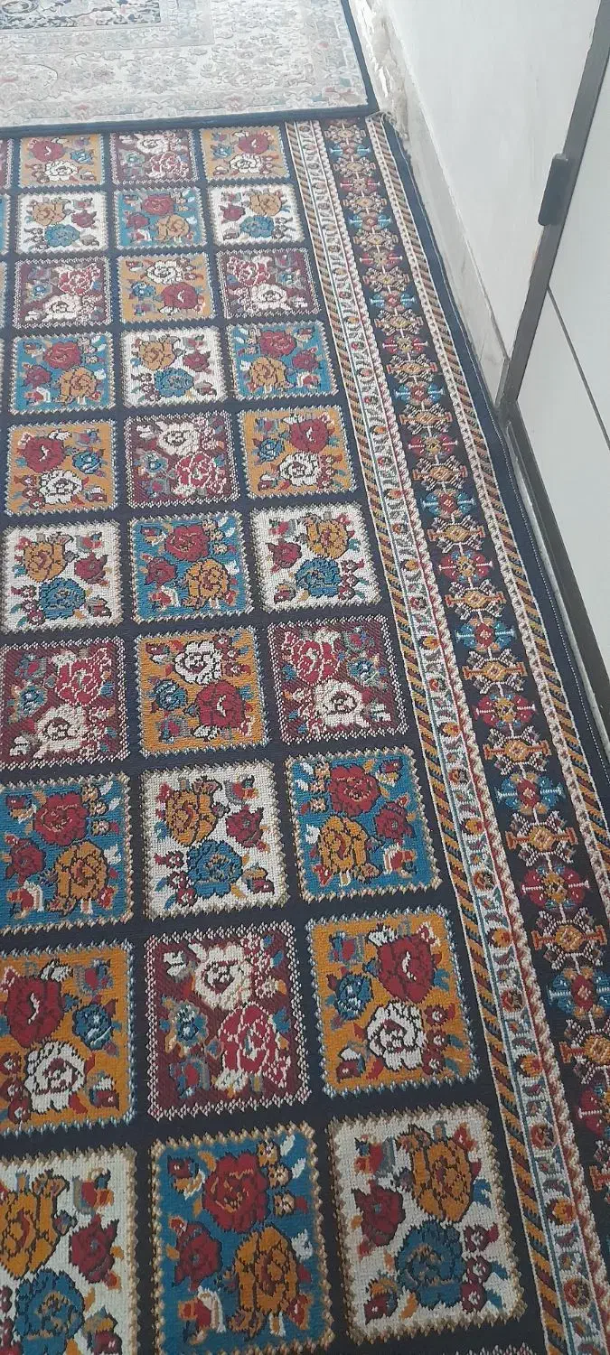 مقداری گلیم وکناره وموکت|گلیم، جاجیم، گبه|ایلام, |دیوار