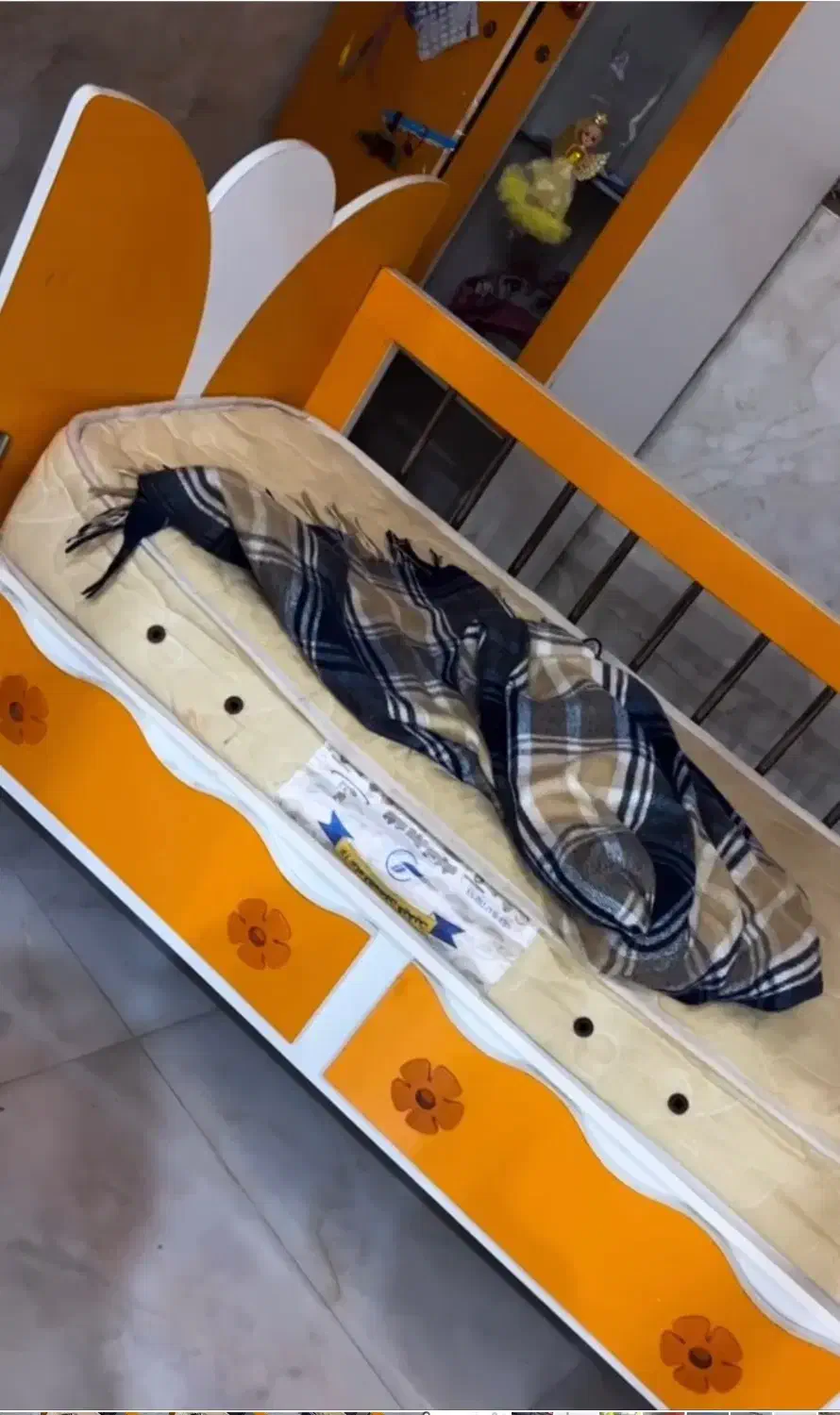 یه عدد سرویس خواب بچه|تخت و سرویس خواب|بندرعباس, |دیوار