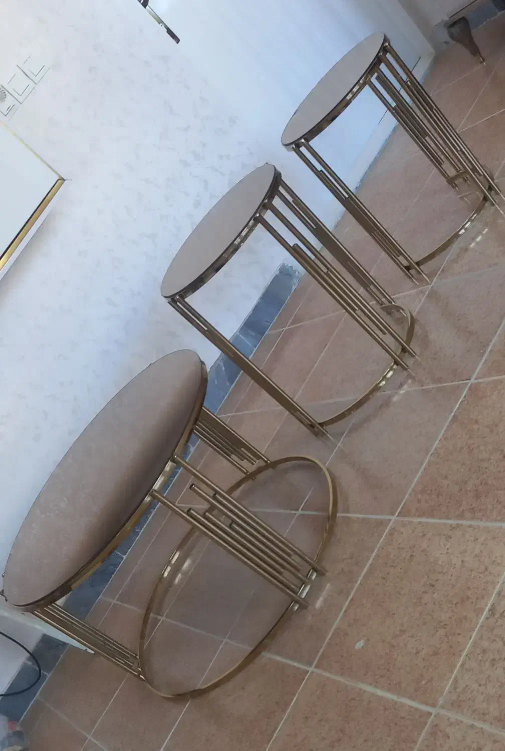 عسلی جلو مبلی مدل پیانویی خیلی شیک|مبلمان خانگی و میز عسلی|سنندج, |دیوار