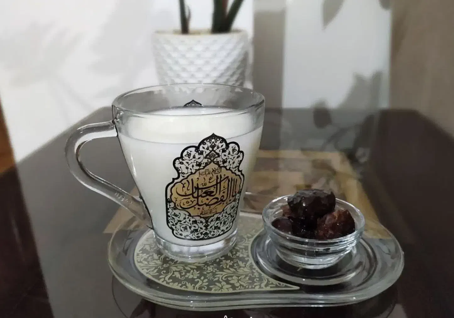استکان،لیوان،قوری،قندان،جاشمعی و سرویس مذهبی|ظروف سرو و پذیرایی|شیراز, شاهچراغ|دیوار