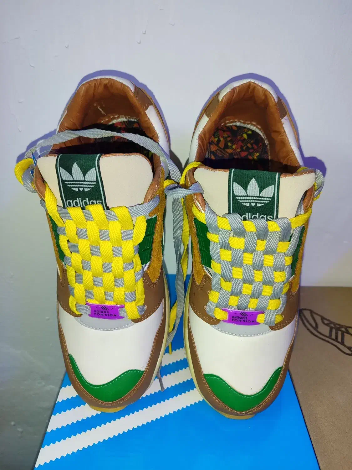 کتونی یوگی اورجینال|کیف، کفش، کمربند|اراک, |دیوار