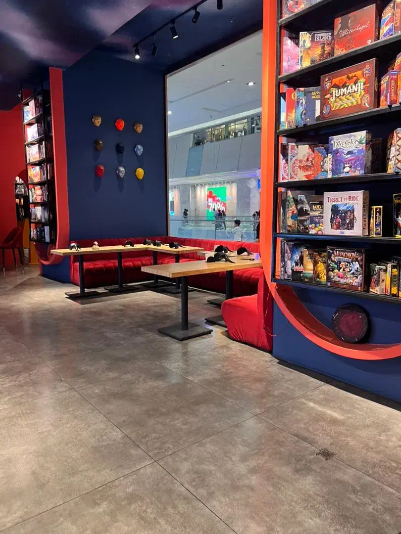 پرسنل برای کار در کافه رسوران بردگیم|استخدام خدمات فروشگاه و رستوران|تهران, شهرک چیتگر|دیوار