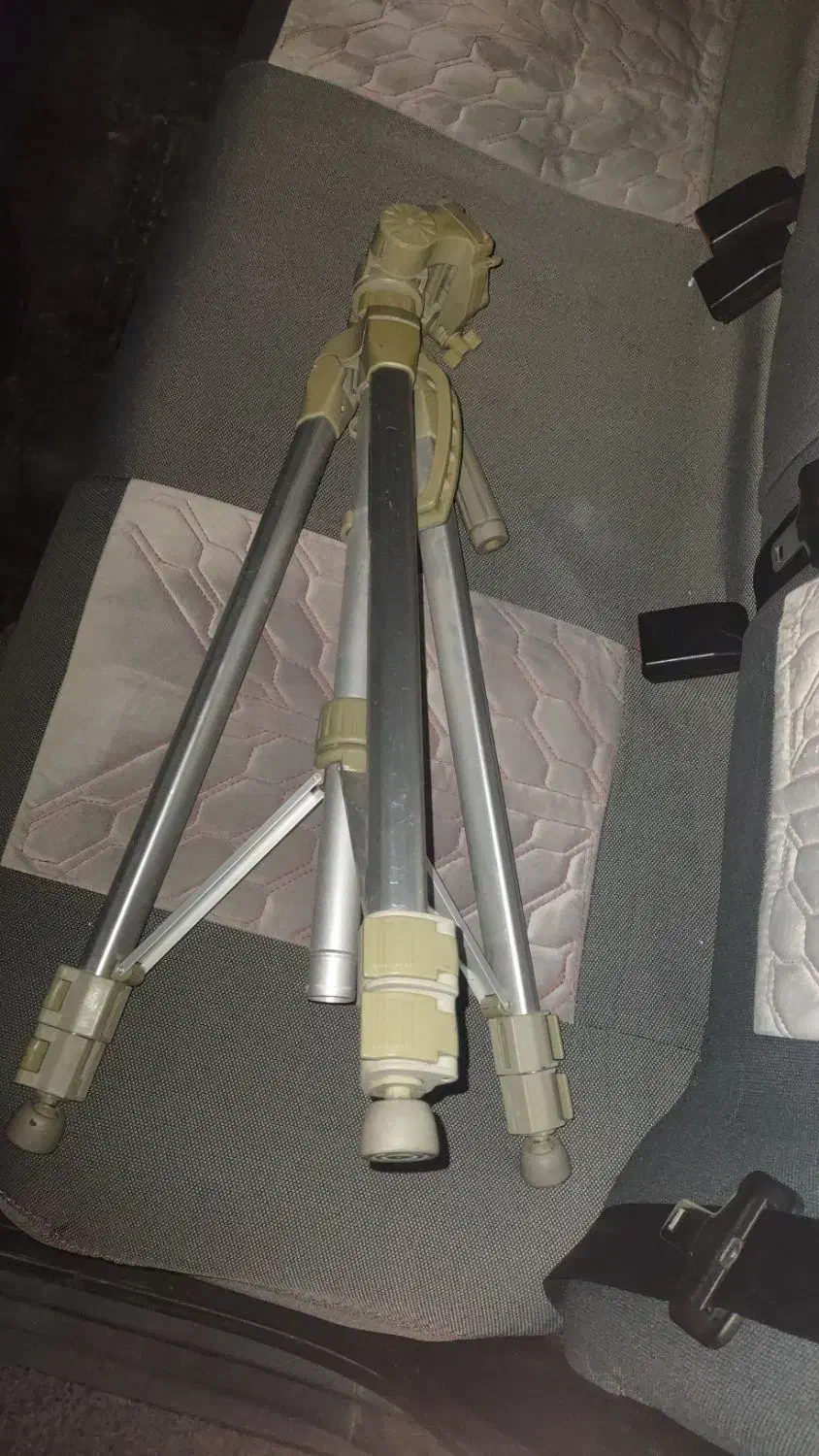 پایه دوربین|دوربین عکاسی و فیلمبرداری|اسلامشهر, شهرک مهدیه|دیوار