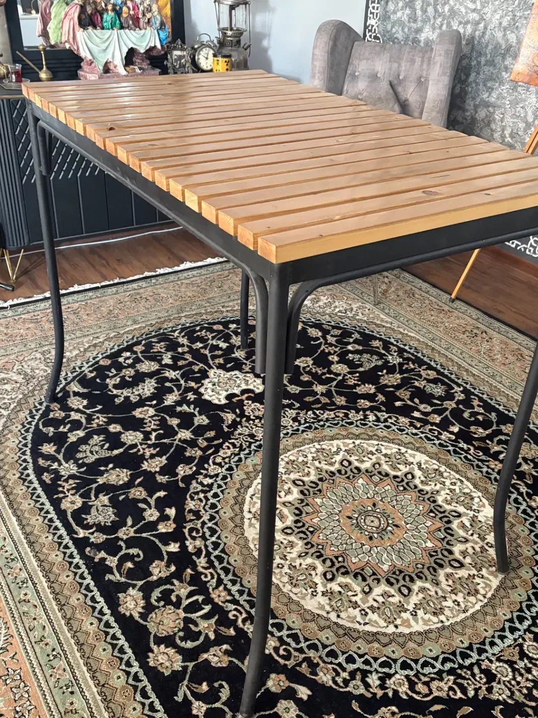 میز|میز و صندلی غذاخوری|شیراز, زرهی|دیوار