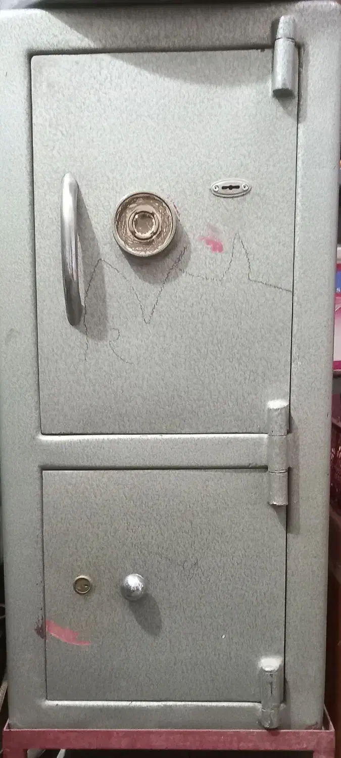 گاوصندوق|ابزارآلات|تویسرکان, |دیوار