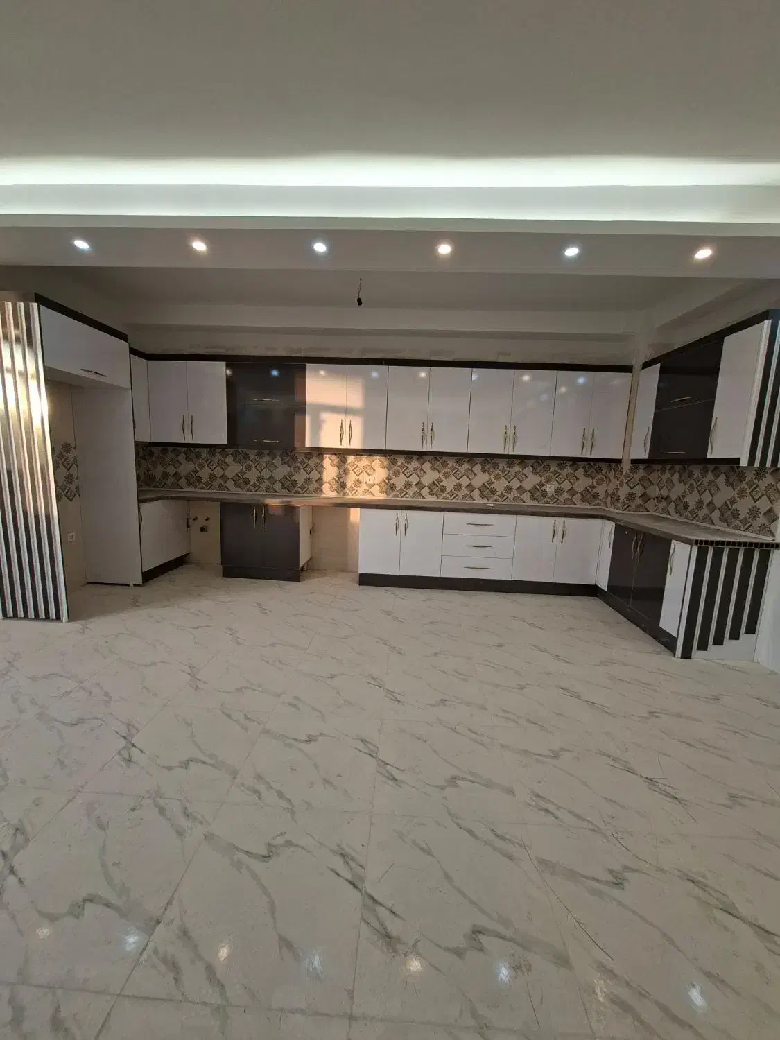 واحد ۱۱۵ متری برای فروش غرق نور*سندآماده *کهریزک|فروش آپارتمان|کهریزک, |دیوار