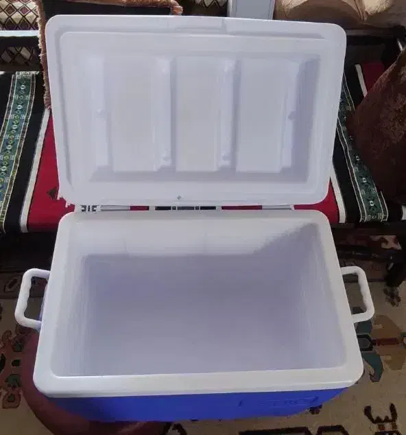 یخدان بزرگ سالم . نو|ظروف نگهدارنده، پلاستیکی، یکبارمصرف|شیراز, سینما سعدی|دیوار