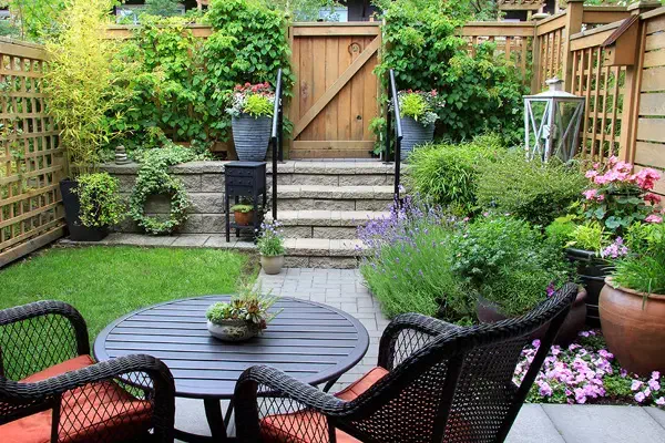 نظافت کلی واحد،راه پله،حیاط در هر زمان و منصفانه|خدمات نظافت|اراک, |دیوار