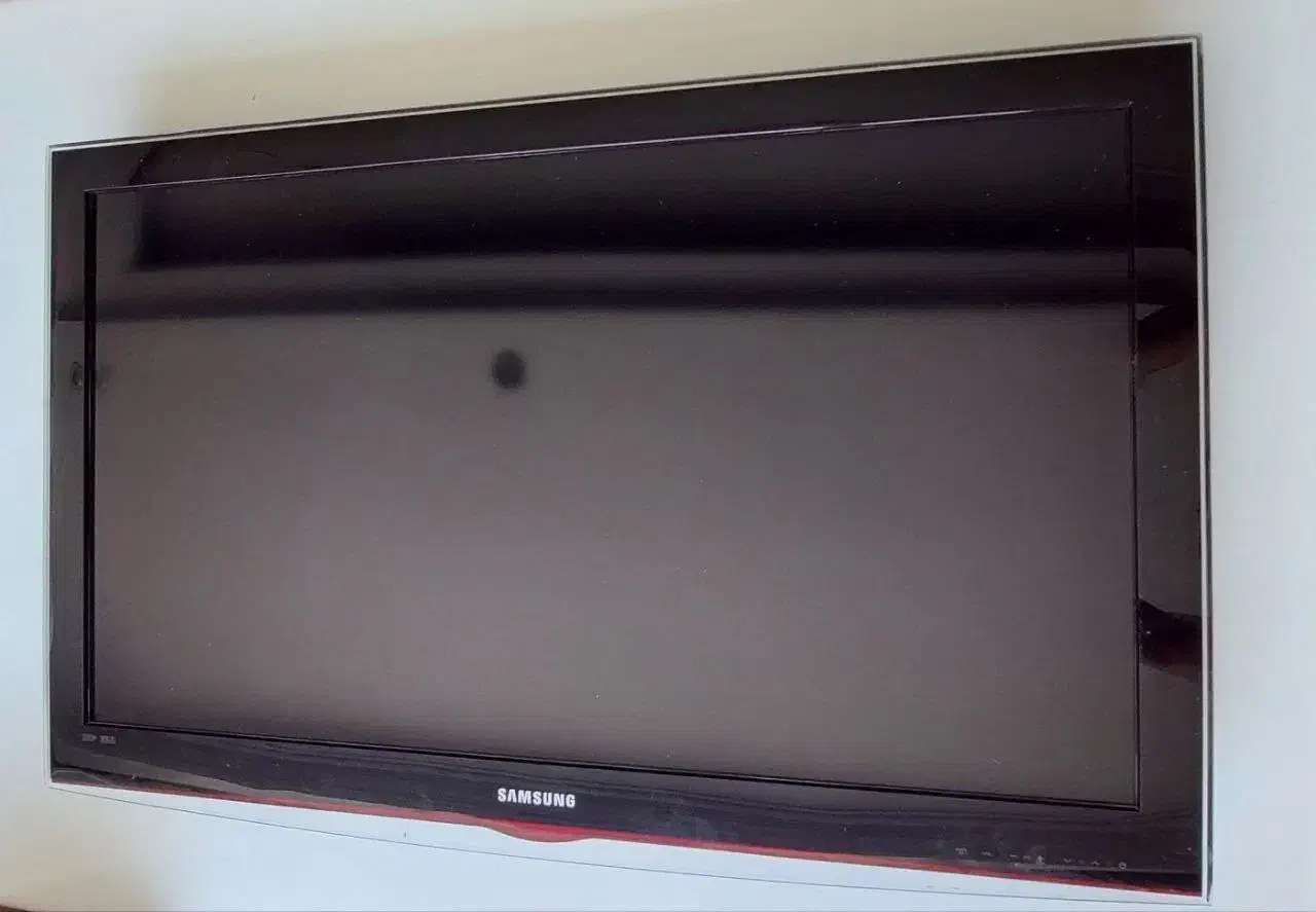 تلویزیون ۴۰ اینج سامسونگ سری ۵ کریستال|تلویزیون و پروژکتور|محمدشهر, شهرک چمران|دیوار