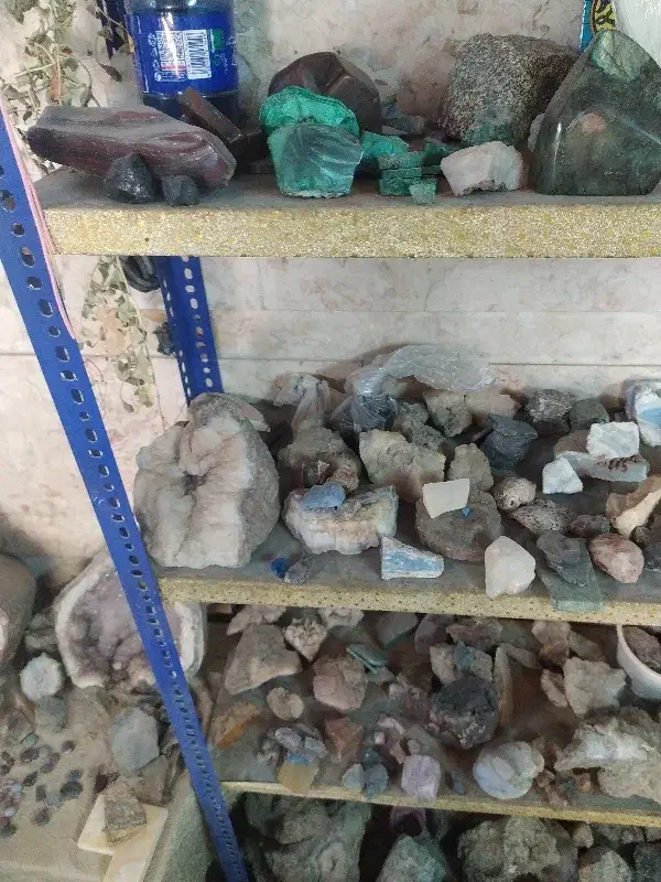 سنگهای قیمتی و نیمه قیمتی مناسب تراش و دکور|زیورآلات و اکسسوری|اصفهان, کلمه خوران|دیوار