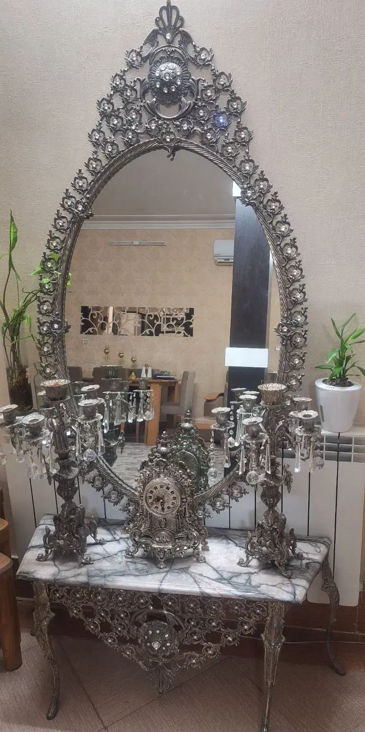 اینه و شمعدان برنجی|آینه|زاهدان, |دیوار