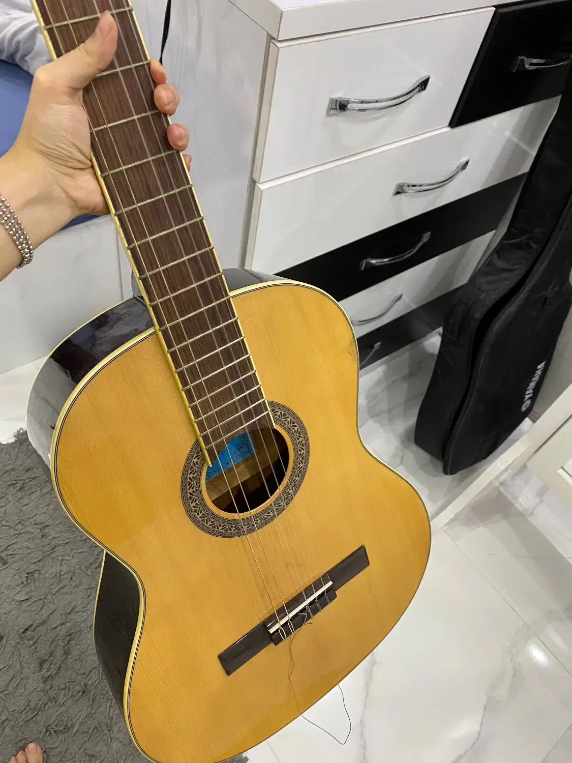 گیتار|گیتار، بیس، امپلیفایر|بوشهر, |دیوار