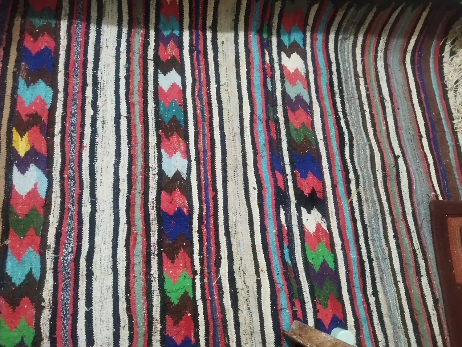 گلیم سنتی دستبافت و تعدادی پادری|گلیم، جاجیم، گبه|شاهینشهر, شهرک گلدیس|دیوار