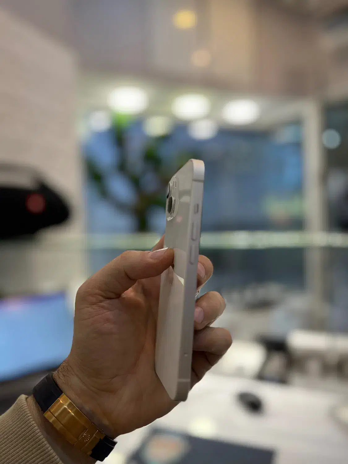 ۱۳ نرمال سفید ( در حد آکبند )|موبایل|اصفهان, باغ زرشک|دیوار