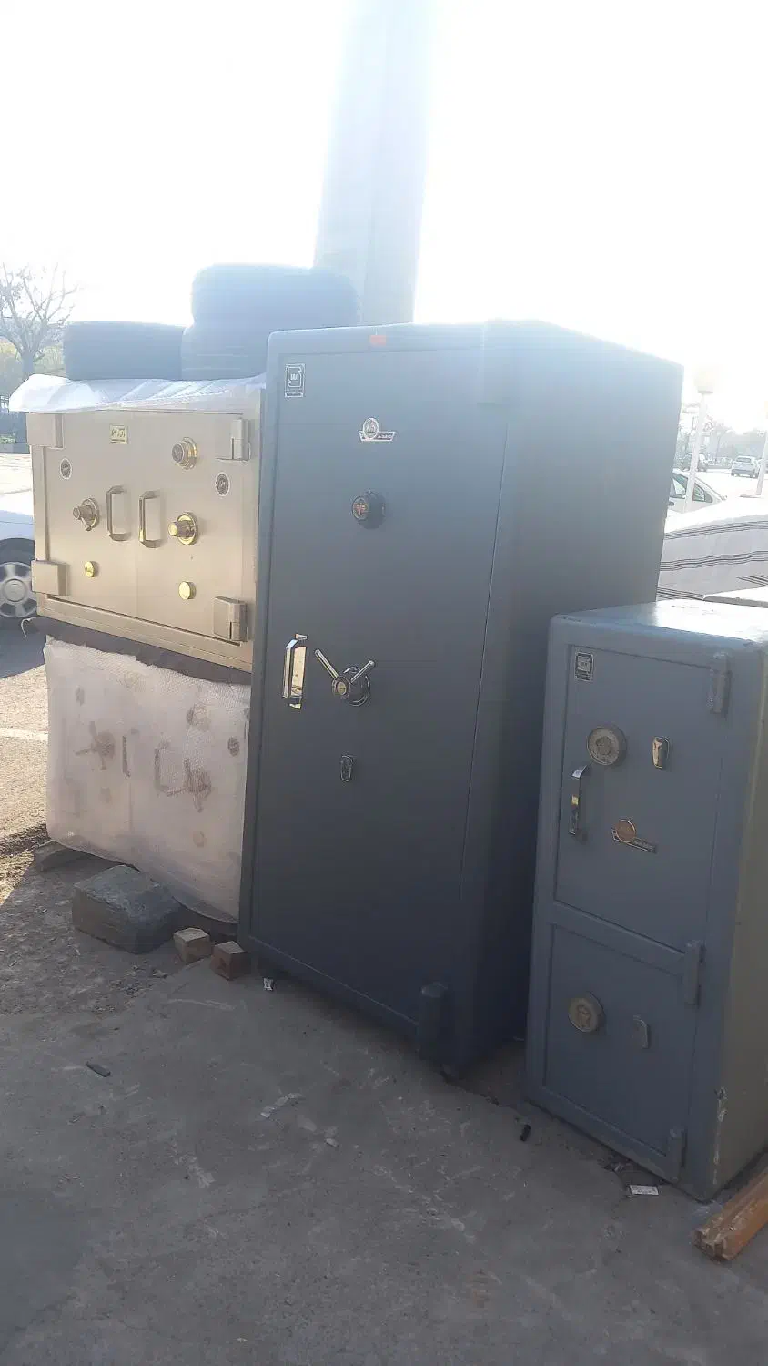 گاوصندوق ۲۰۰۰ رنگ فابریک رمز سارجنت امریکا|ابزارآلات|تبریز, |دیوار