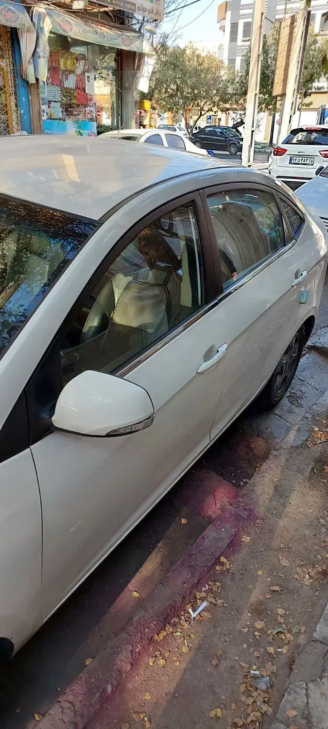 جک j4 سفید مدل مرداد ۱۴۰۲ بدون رنگ|خودرو سواری و وانت|قم, شهرک قدس|دیوار