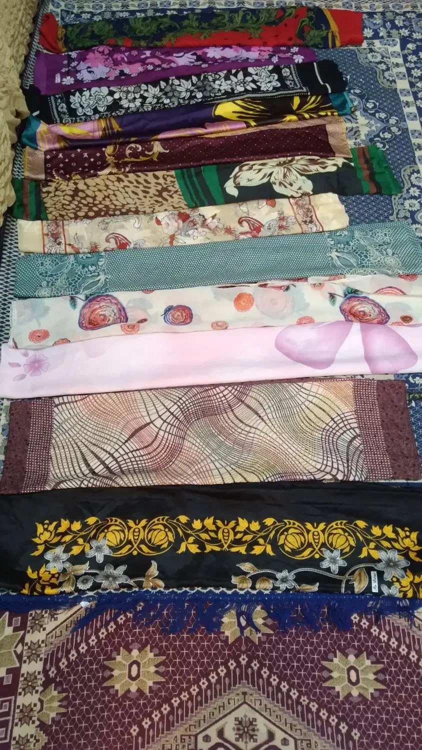 تعدادی روسری تمیزومرتب درزاهدان|لباس|هامون, |دیوار