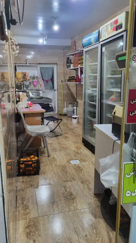 اجاره مغازه ۱۵متری بر اصلی بسیار شلوغ با اسپیلت|اجارهٔ مغازه و غرفه|رشت, جماران|دیوار