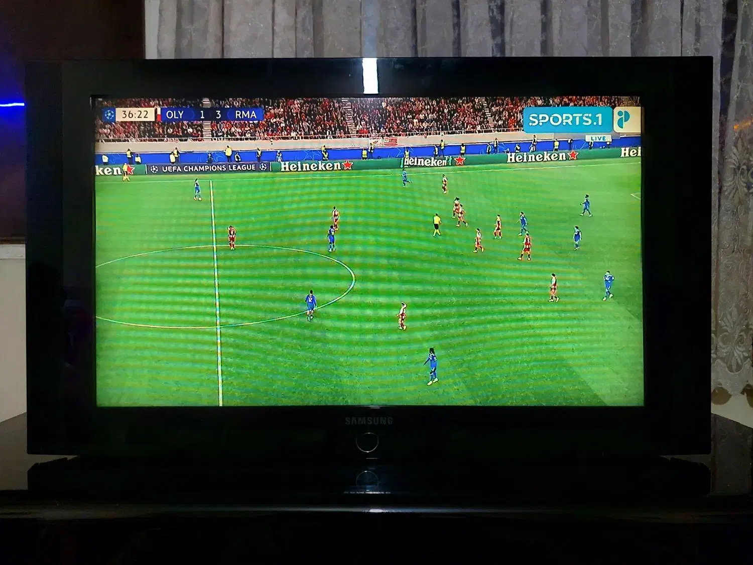 تلوزیون ۳۲ اینچ سامسونگ|تلویزیون و پروژکتور|پرند, فاز ۵|دیوار