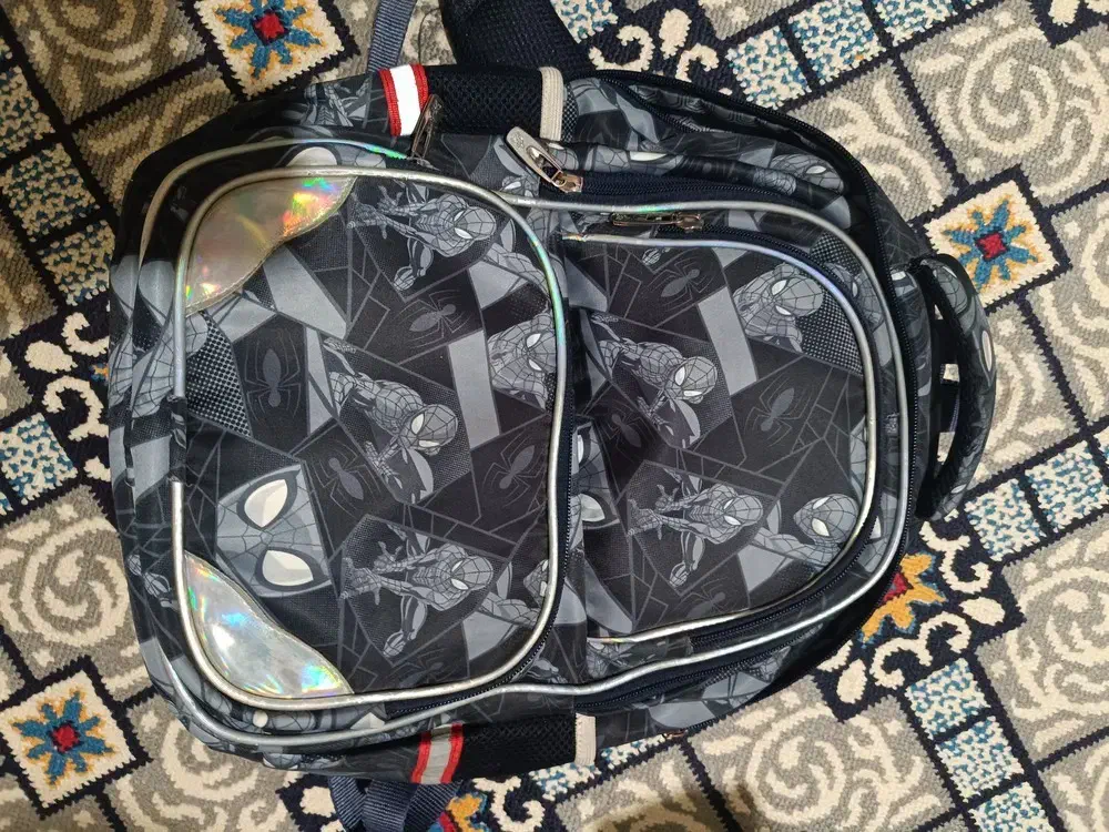 دو عدد کیف سالم پسرانه و دخترانه|کیف، کفش، کمربند|هشتگرد, شهرک بعثت|دیوار