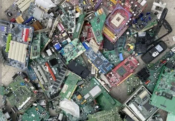 ضایعات الکترونیکی ، برد موبایل و کامپیوتر|عمدهفروشی|ابهر, |دیوار