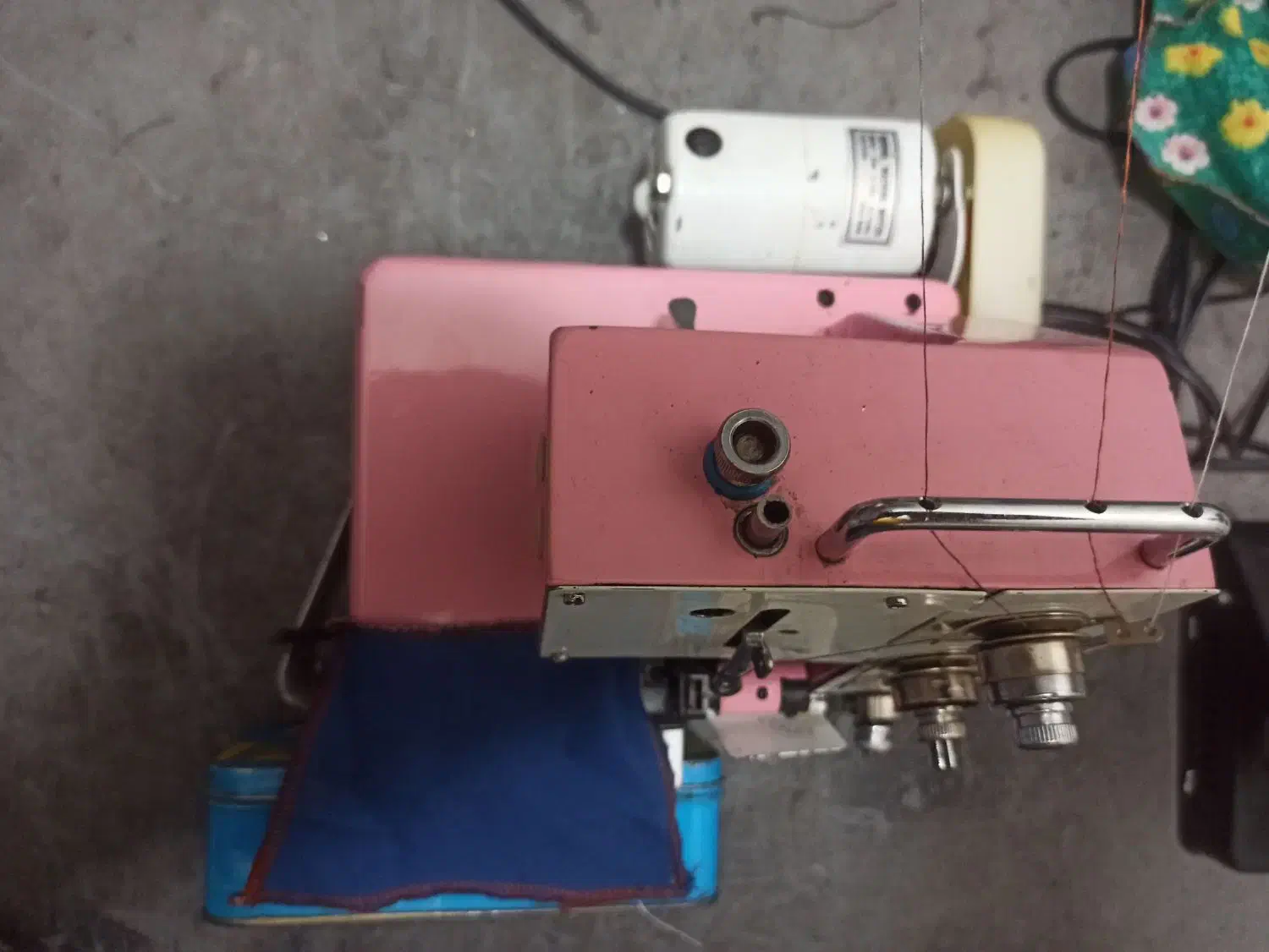 چرخ خیاطی رایکاوسردوز سه نخ سالم سالمی|چرخ خیاطی و ریسندگی|نظرآباد, شهرک سید جمال الدین|دیوار