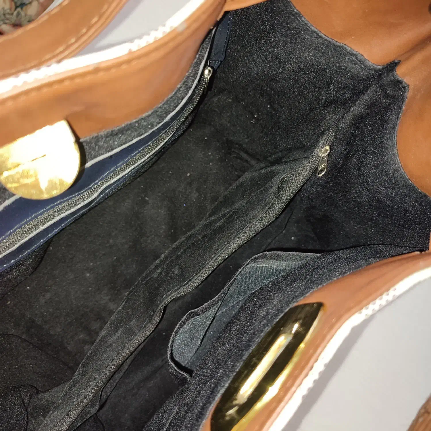 کیف در حد نو هست یکی دوبار برداشتم|کیف، کفش، کمربند|رشت, حمیدیان|دیوار