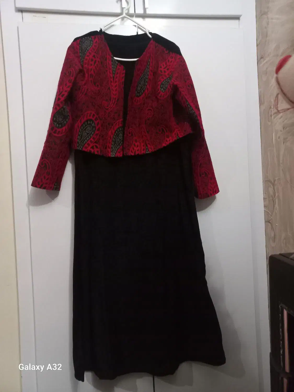 کت وسارافان یلدایی|لباس|گلبهار, شهر جدید گلبهار|دیوار