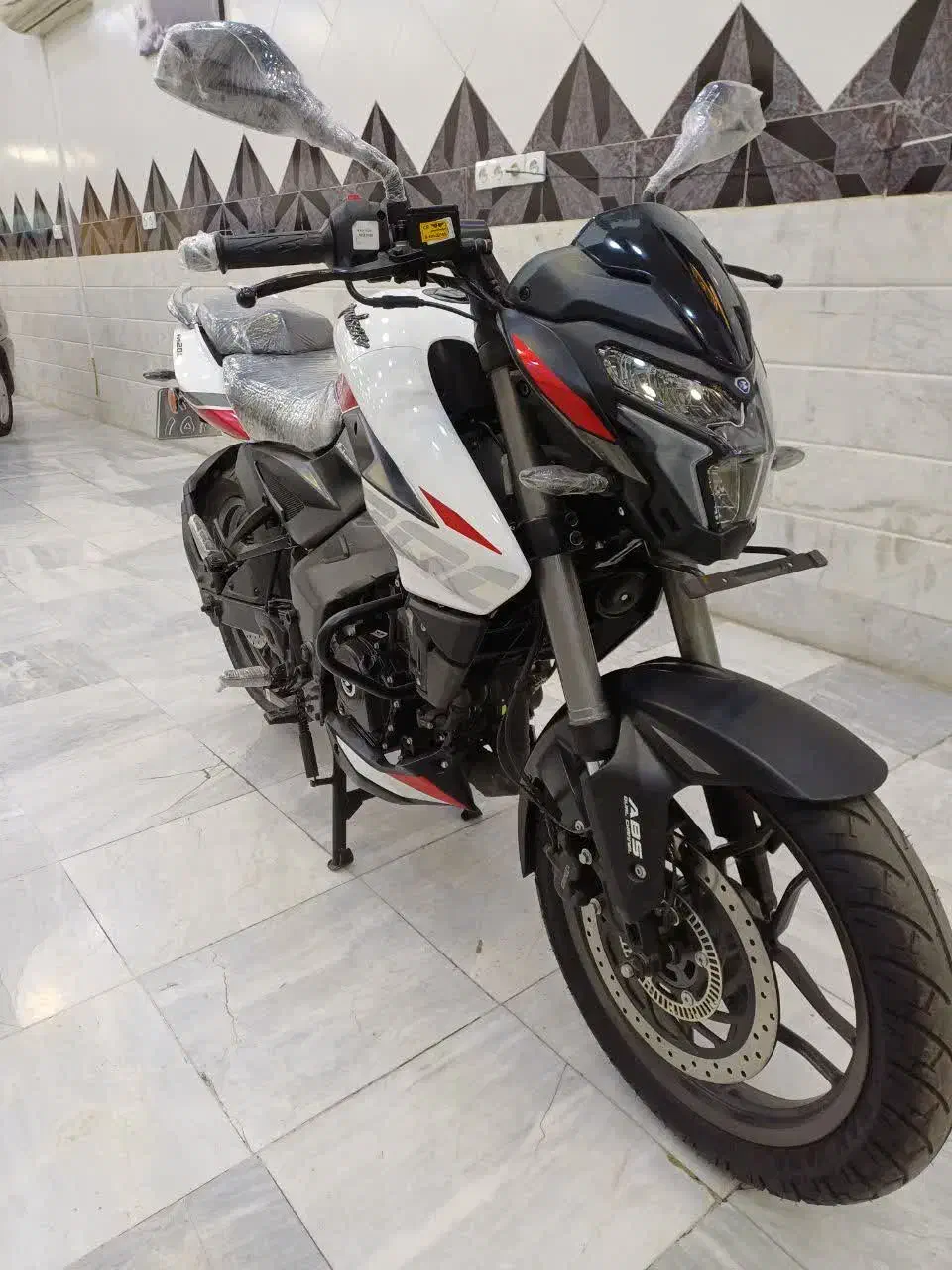 NS.   200|موتورسیکلت|قم, لسانی|دیوار