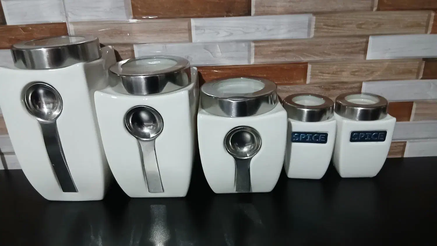 پاسماوری|ظروف نگهدارنده، پلاستیکی، یک‌بارمصرف|بروجرد, |دیوار