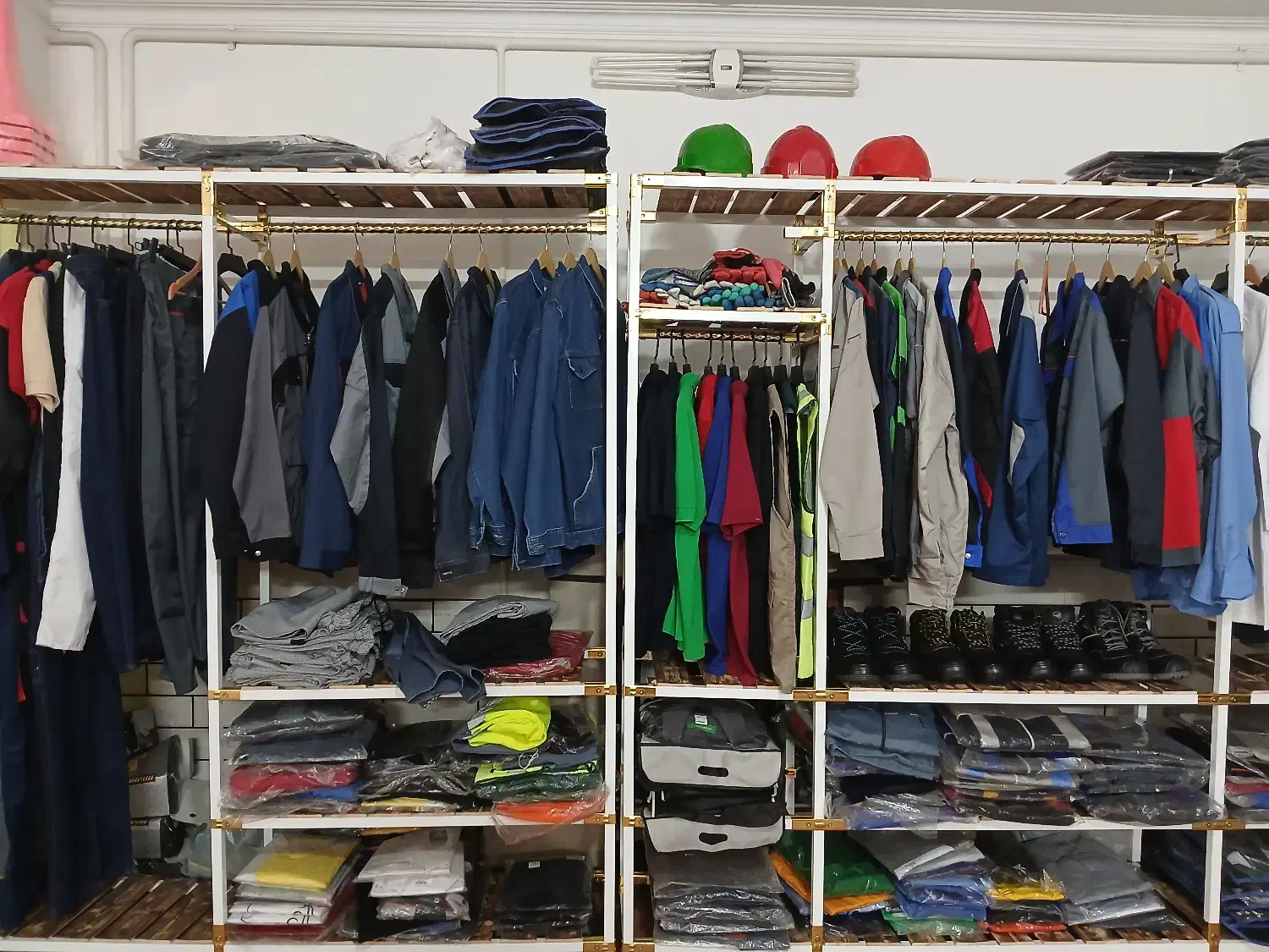 فروش لباس کار (لباسکار) تیشرت کفش ایمنی دستکش کلاه|لباس|تهران, گمرک|دیوار