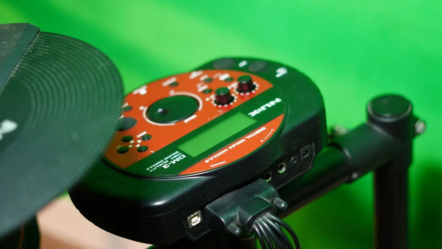 ویدرام ..  پرکاشن . درام.  جاز|درام و پرکاشن|هشتگرد, شهرک ولیعصر (مصلی)|دیوار