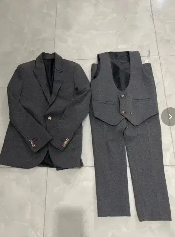 کت و شلوار پسرانه|کفش و لباس بچه|شیراز, شریف‌آباد|دیوار