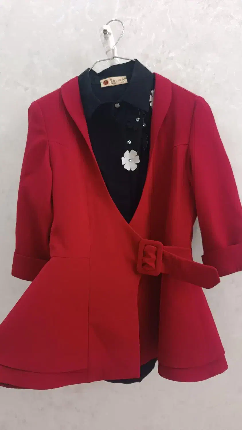 کت عروسکی و تاپ حلقه ای بابونه|لباس|قدس, شهر‌قدس|دیوار