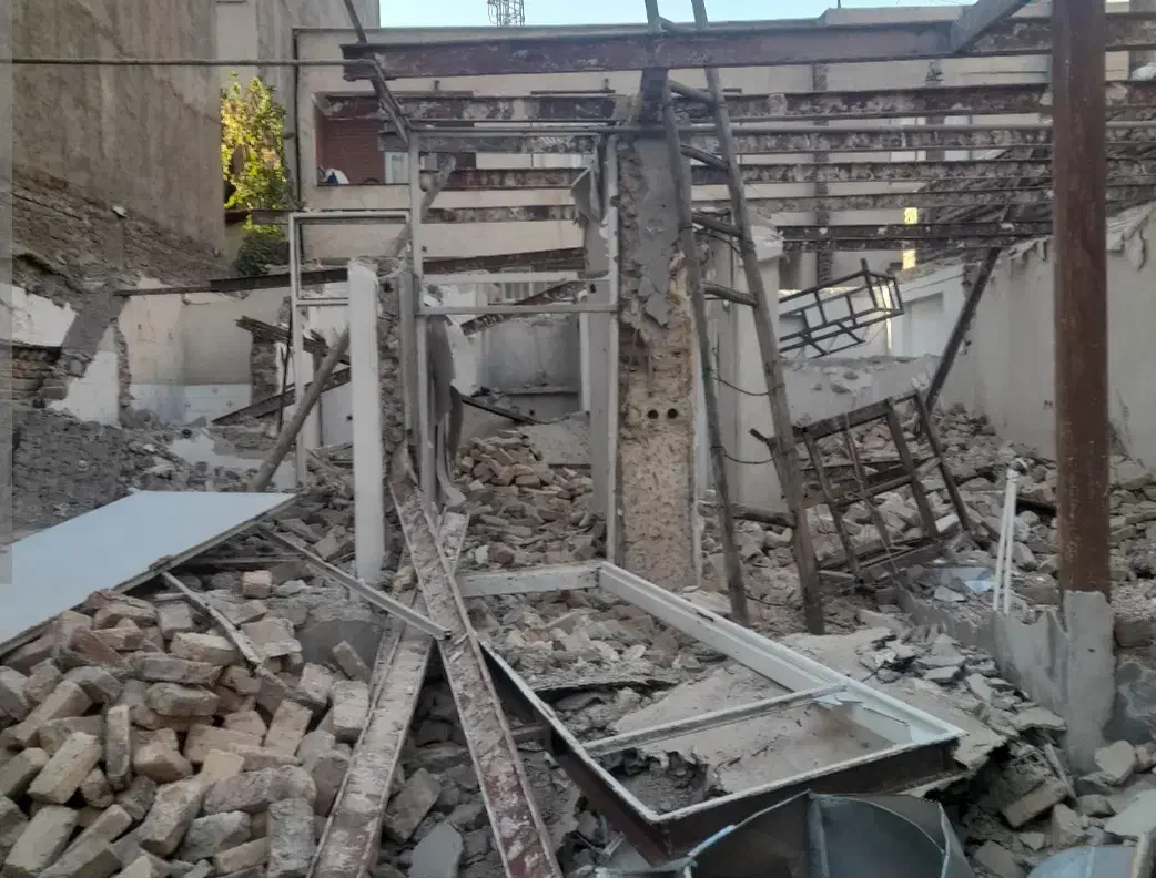 تخریب ساختمان بصورت ساعتی متری واجاره ای|خدمات پیشه و مهارت|قائن, |دیوار