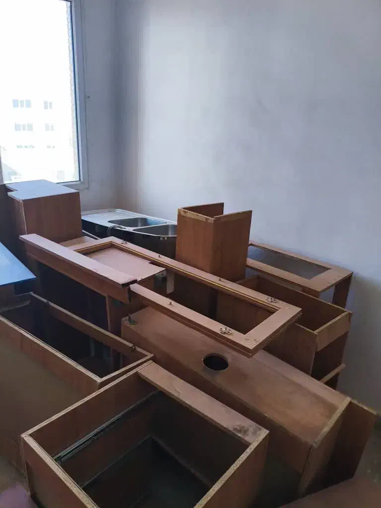 کابینت سینک و هود و سه عدد دکور شیشه ای|جاکفشی، کمد، دراور|گلبهار, شهر جدید گلبهار|دیوار