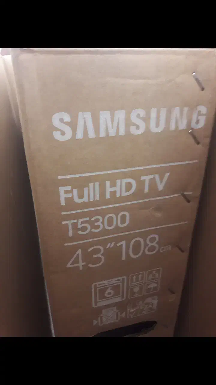 تلویزیون و یک سری وسایل خونه|رایانه رومیزی|بیرجند, |دیوار