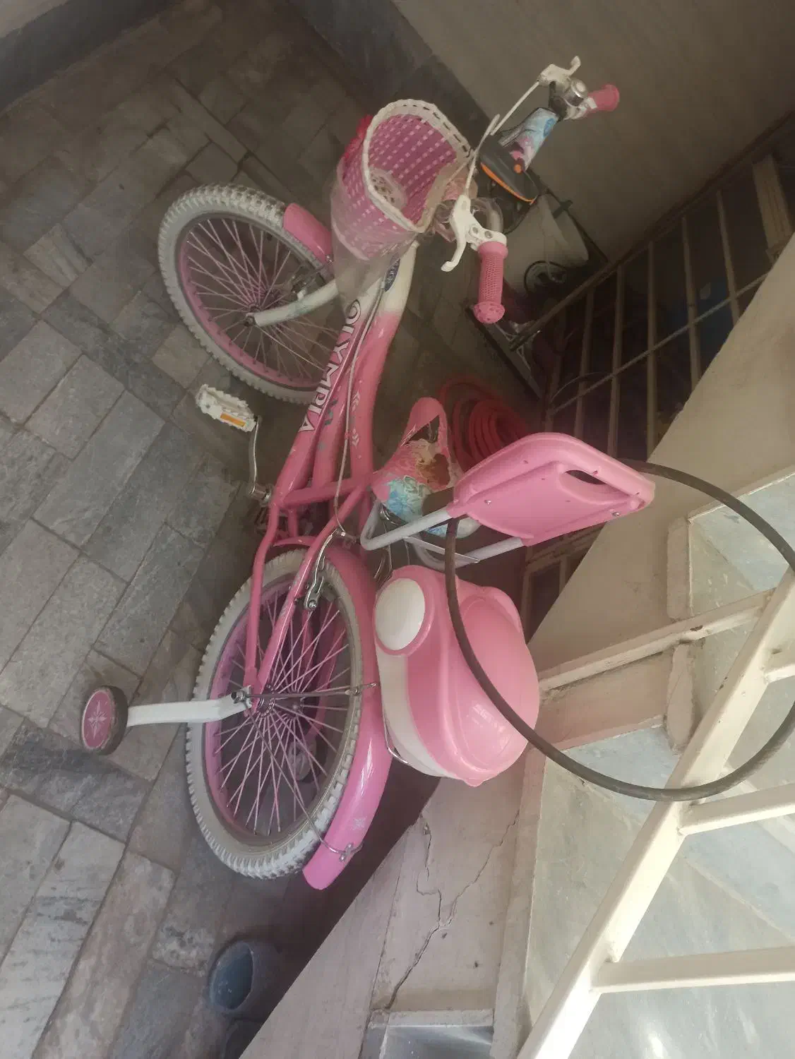 دوچرخه دخترانه کاملا سالم وتمیز|دوچرخه، اسکیت، اسکوتر|اهواز, طالقانی|دیوار