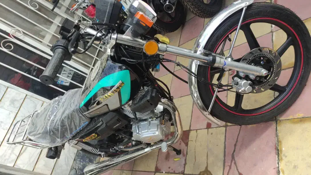 CDI 125 150|موتورسیکلت|شیراز, شیشه‌گری|دیوار