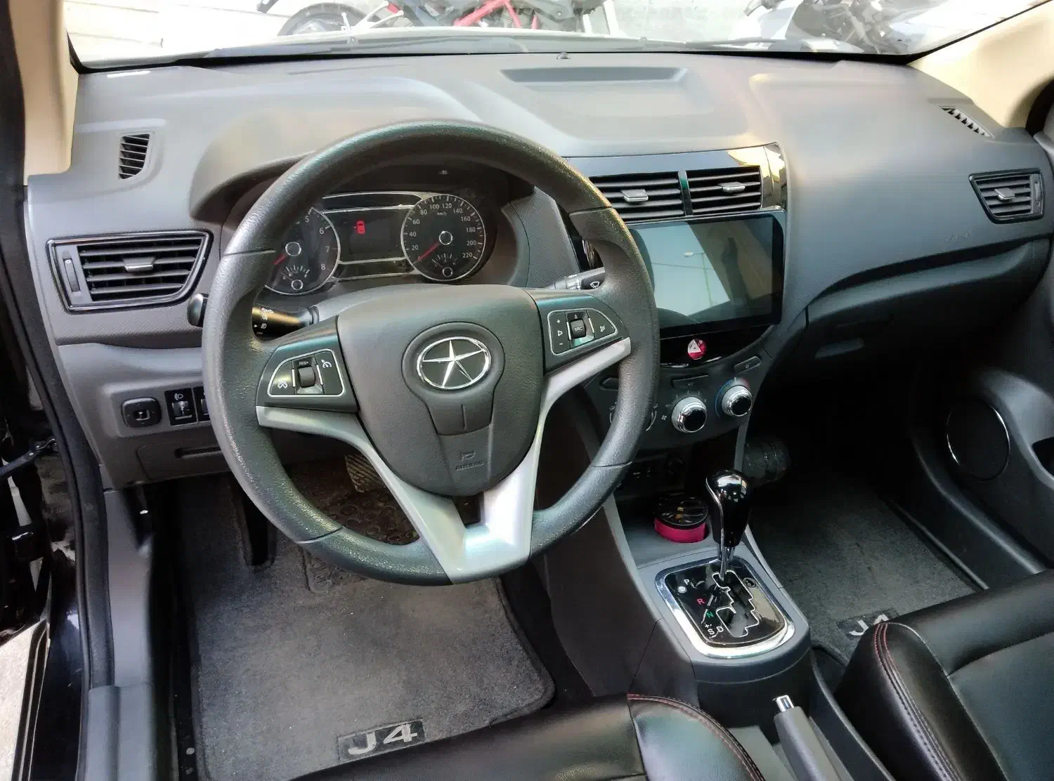 جک j4 فول بدون رنگ|خودرو سواری و وانت|اصفهان, شفق|دیوار