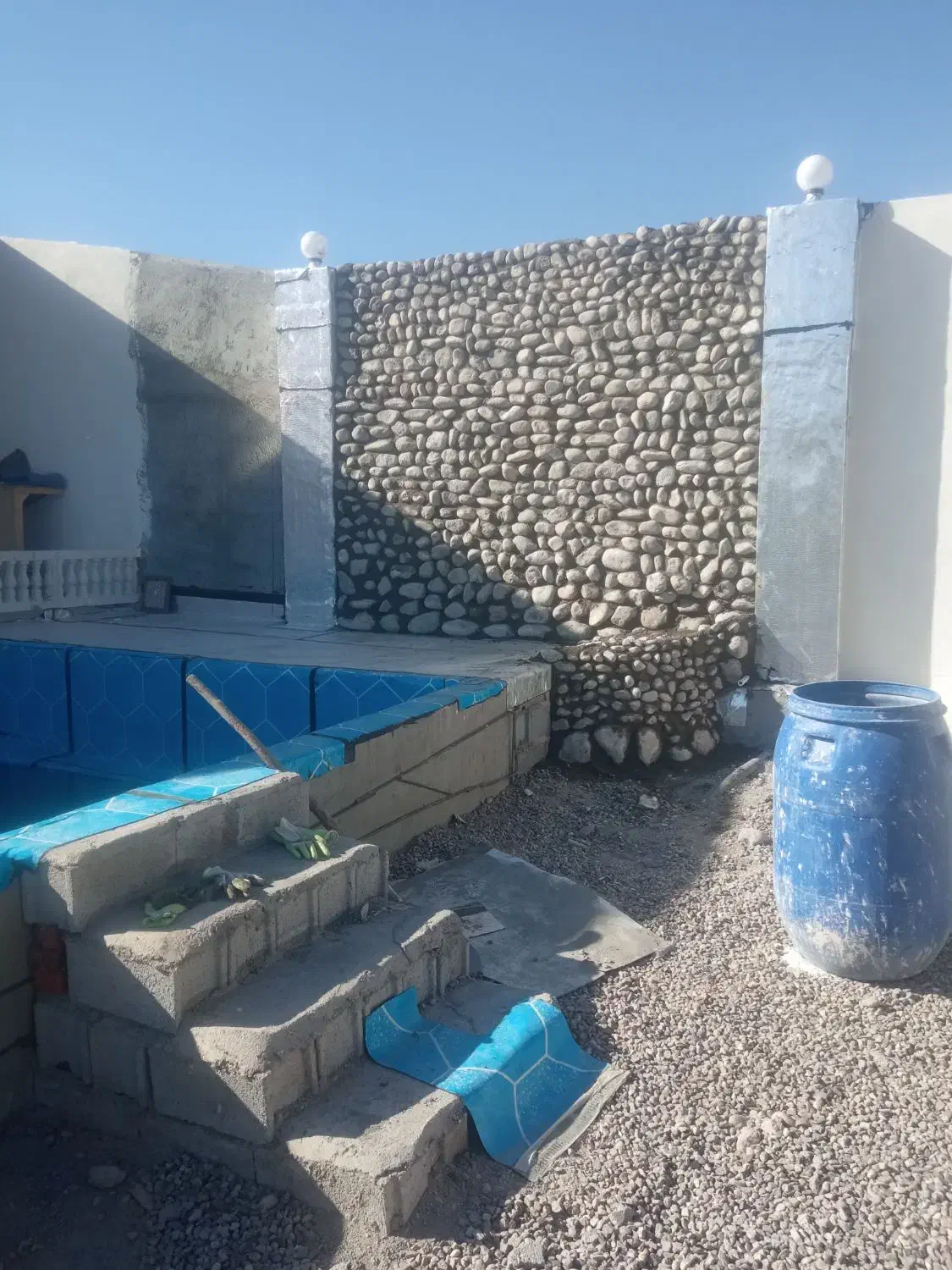 با سلام کارگرم دنبال کار تو کار ساختمان همه چی بلد|خدمات پیشه و مهارت|ملکان, |دیوار