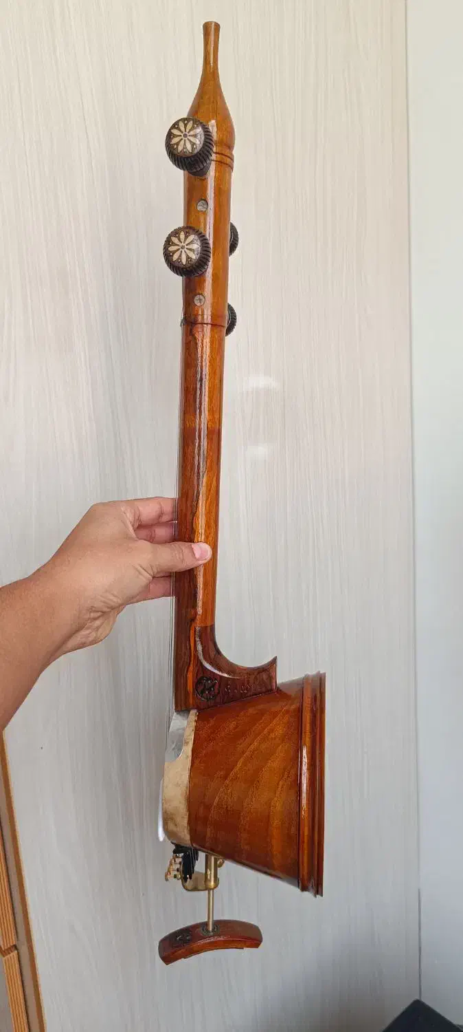 کمانچه پشت باز|سازهای سنتی|کرمانشاه, |دیوار