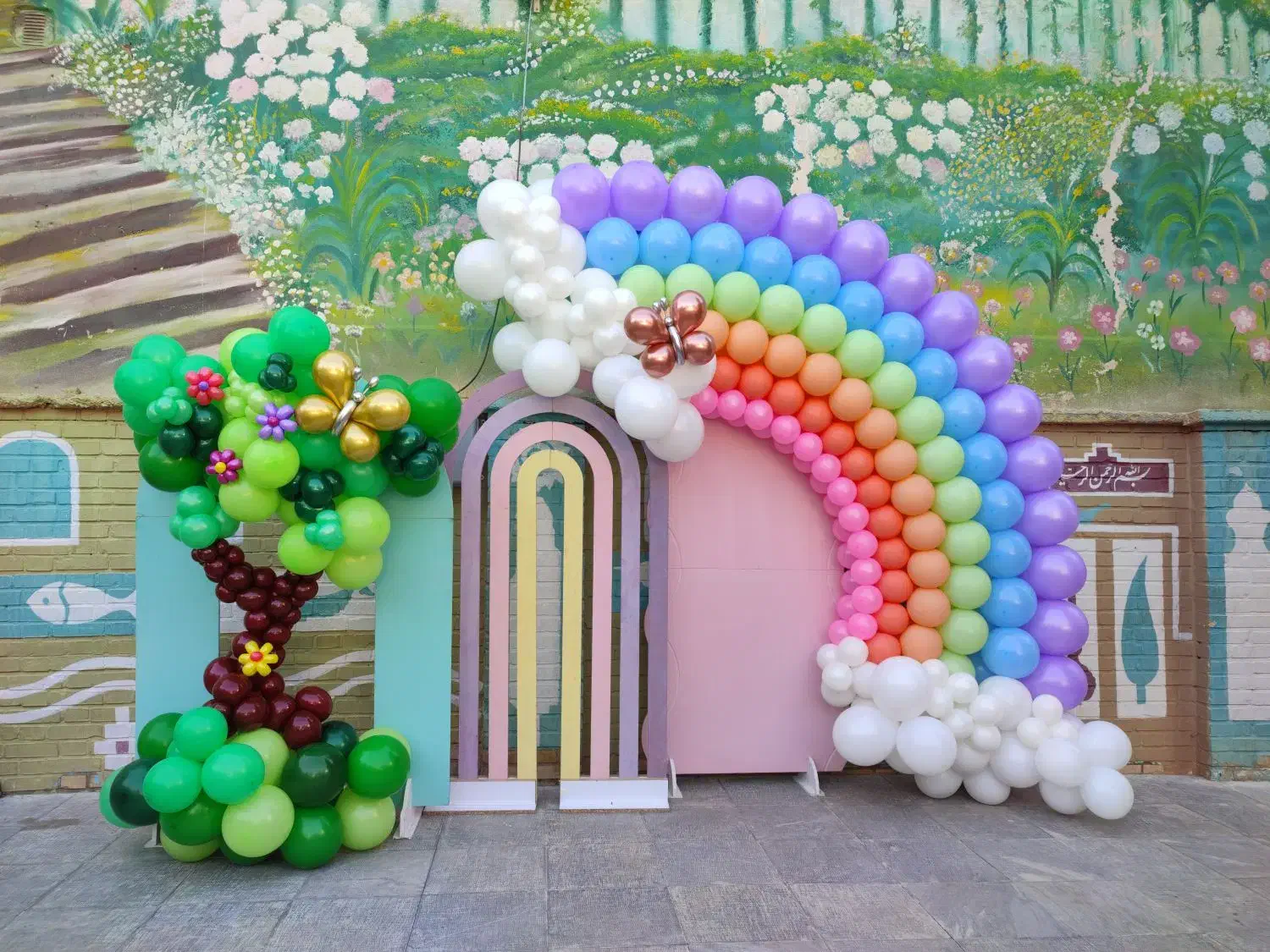 فروش بک گراند چوبی بادکنک آرایی|اسباب‌‌بازی|اصفهان, ارغوانیه|دیوار