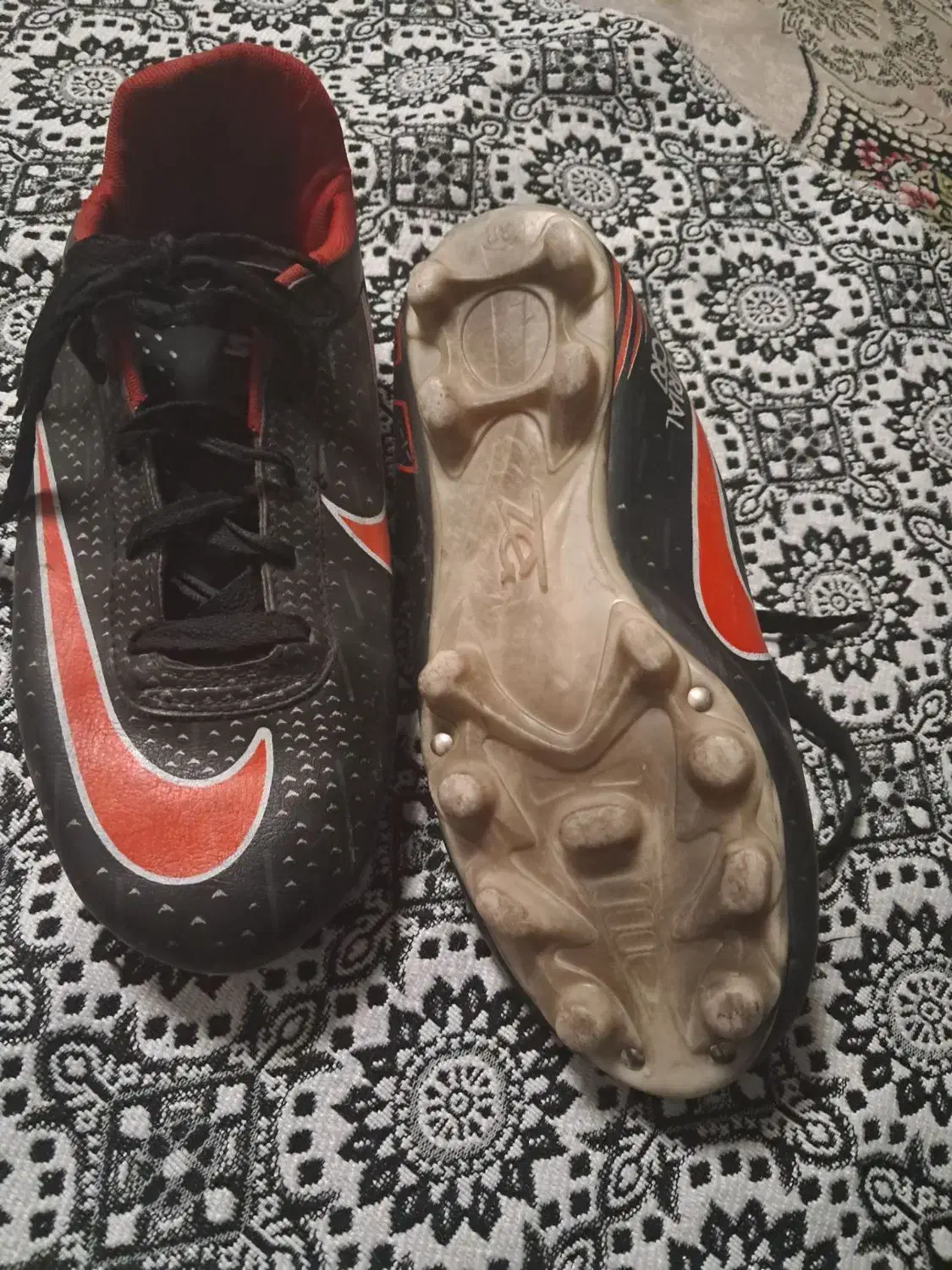 کتونی استوک چمن سایز ۳۸ قیمت ۳۰۰|کیف، کفش، کمربند|ساوه, |دیوار