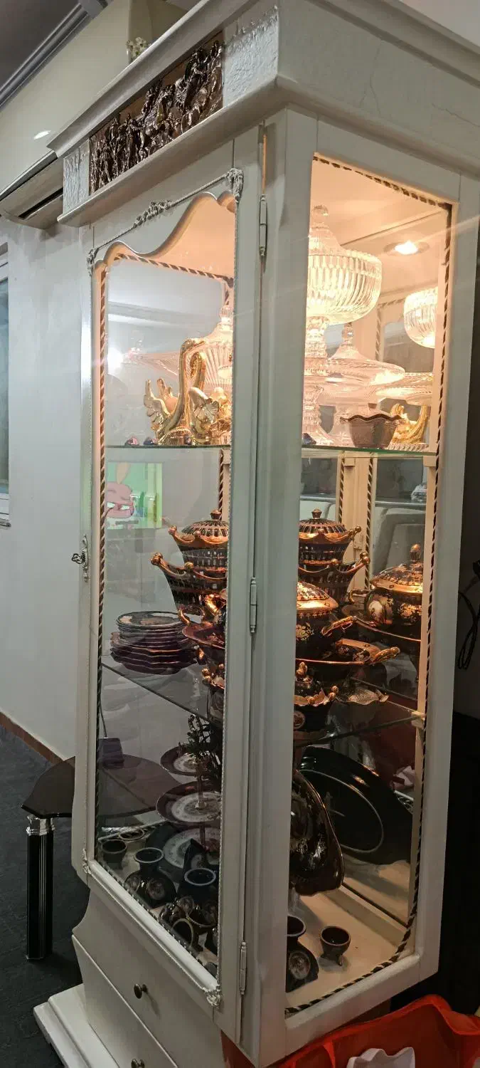 بوفه سفید بسیار تمیز|بوفه، ویترین، کنسول|گرگان, |دیوار