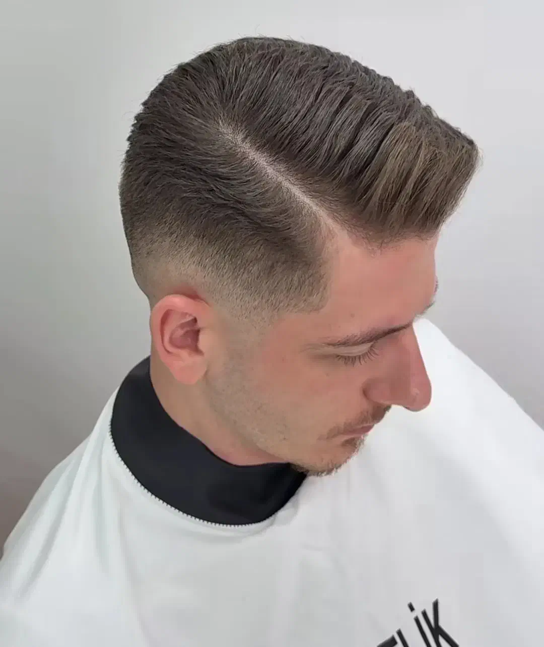 آرایشگر|خدمات آرایشگری و زیبایی|شیراز, کاراندیش|دیوار