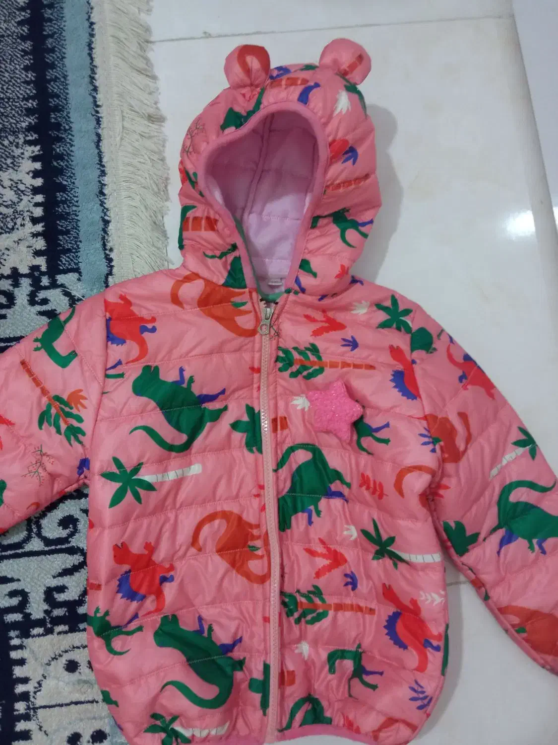 بارانی کودک|لباس|رشت, نظری|دیوار