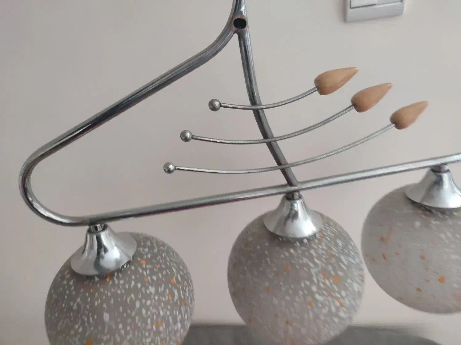 دو عدد لوستر|لوستر و چراغ آویز|قدس, شهرقدس|دیوار