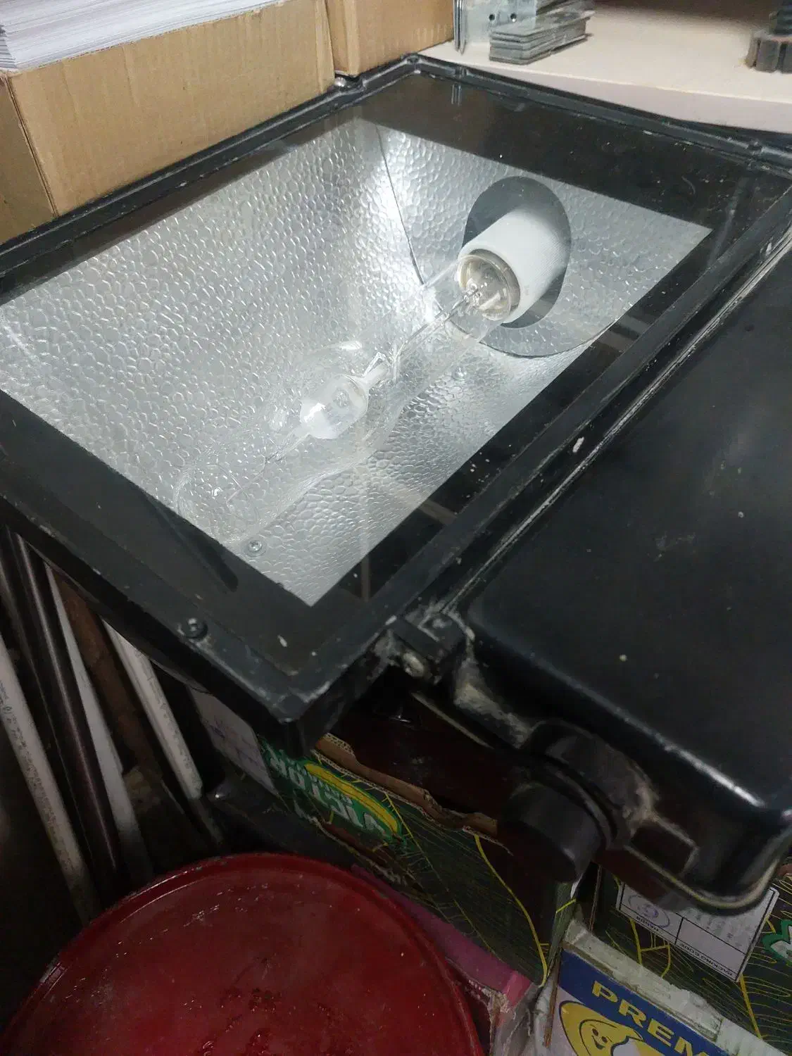 پروژکتور|لامپ و چراغ|کرج, عظیمیه|دیوار