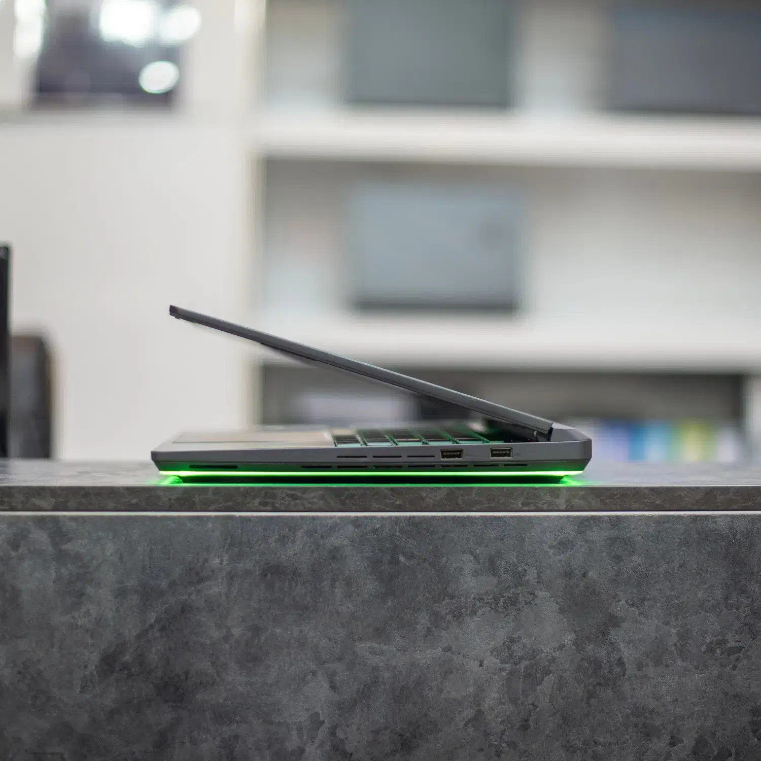لپتاپ گیمینگ ROG STRIX با گرافیک RTX 5060 و i7-14G|رایانه همراه|یزد, |دیوار